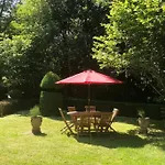 Dom wakacyjny Independent With Heated Pool