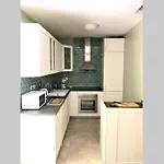 Independent With Heated Pool * Lempaut