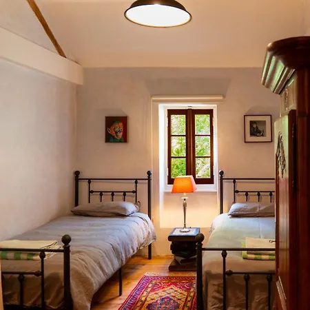 Casa vacanze Independent With Heated Pool Lempaut