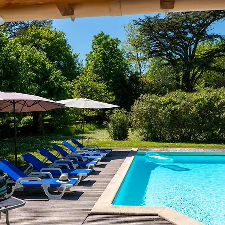 Casa vacanze Independent With Heated Pool Lempaut